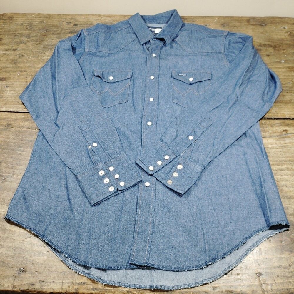 Vintage Wrangler Denim Shirt Pearl Snap Western 17 / 35 Made USA X-Long Tail